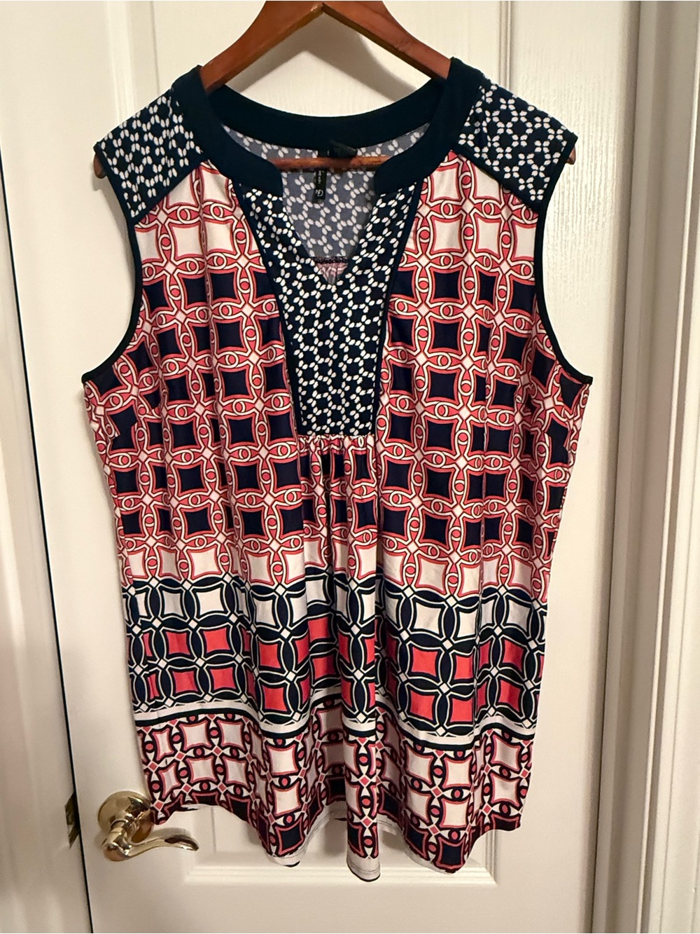 Sleeveless Geometric Print Tank Top - Navy, Orange & White